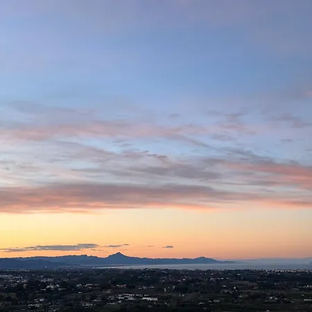 Mediterranean View 公寓